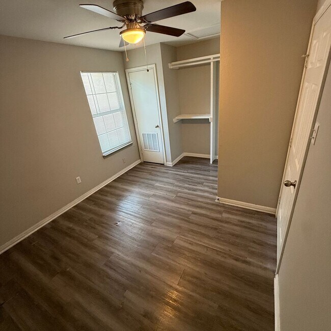 Photo - $500 Off 1st Full Month!* All Utilities In... Apartamento Unidad 107A