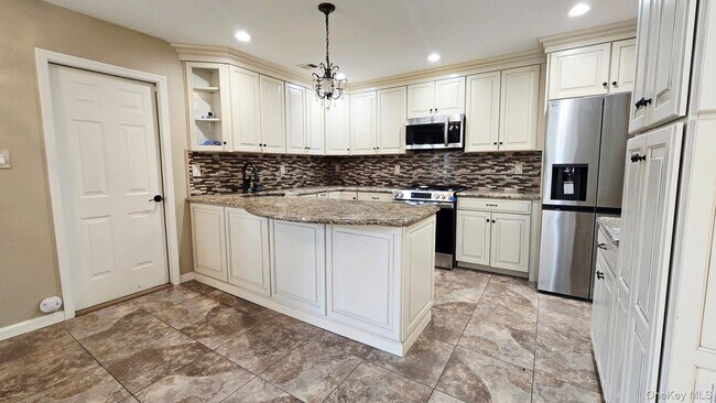 Photo - 173 Colony Dr