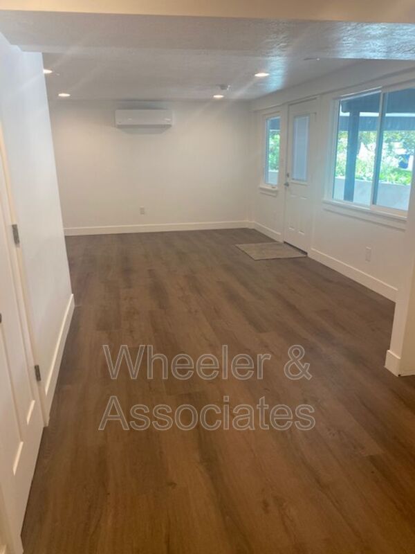 Photo - 3718-3718 Brinker Ave