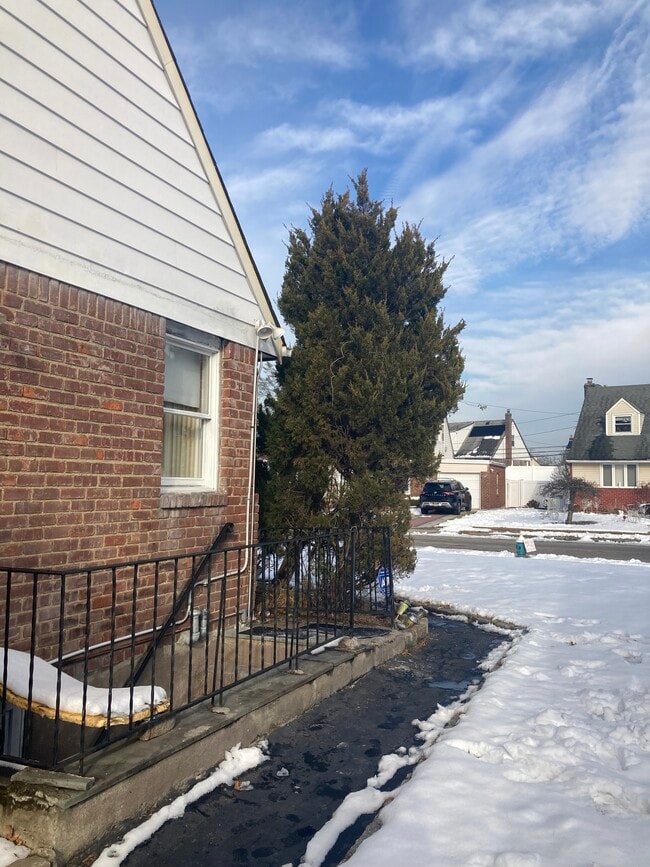 Building Photo - 764 Lenore Ln Unit 1