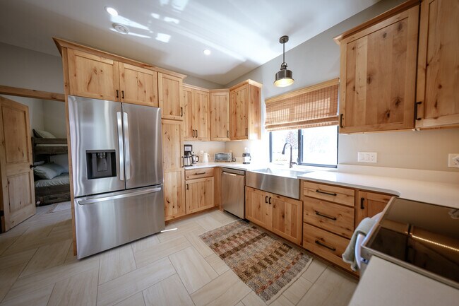 Photo - 455 Front St