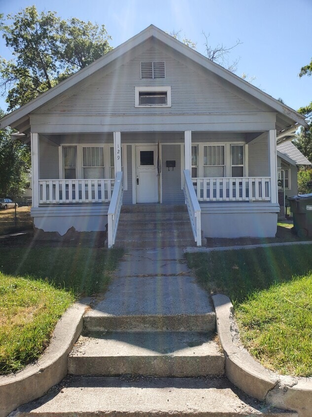 Building Photo - 129 N Johnson Ave Rental