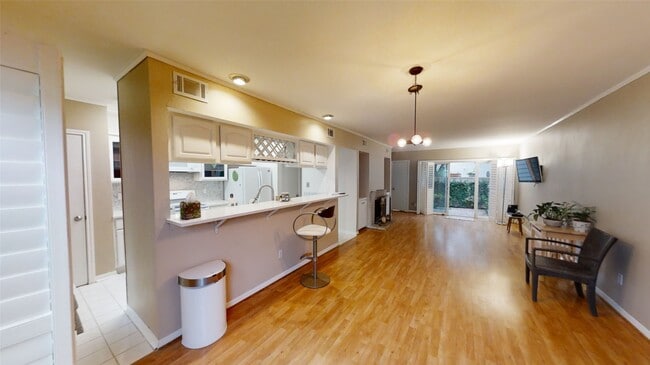 Photo - 1970 Augusta Dr