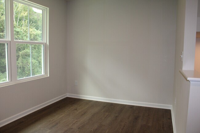 Photo - 121 Equinox Rdg Ter