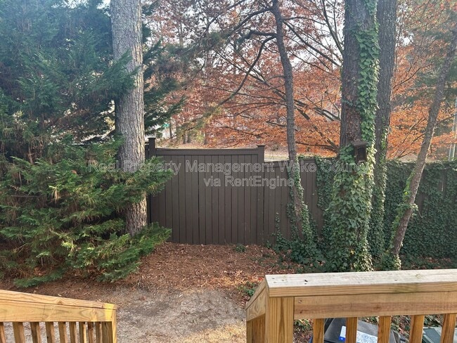 Photo - 739 Benchmark Dr