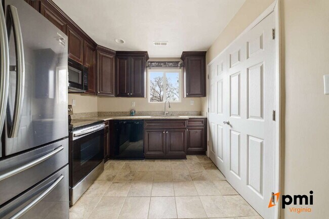 Photo - 4 BEDROOM 2 BATH RENOVATED HOME IN NORFOLK, PETS ACCEPTED