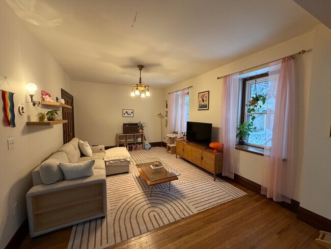 Photo - 261 Averill Ave Unidad Rear