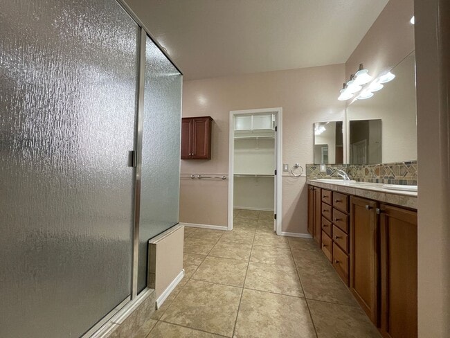 Photo - 1728 Colton Dr