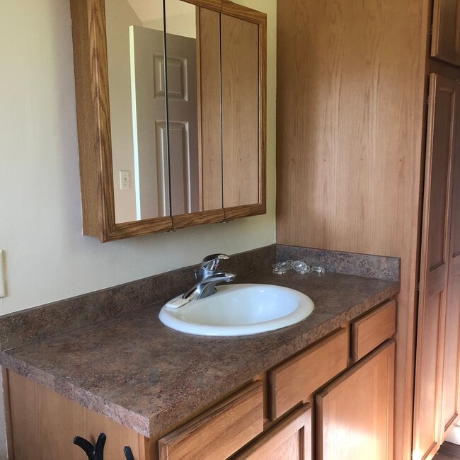 Photo - 922 Willow Creek Rd