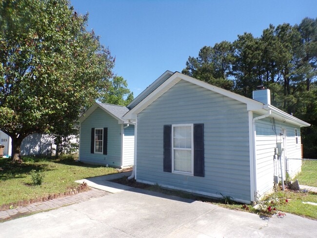 Photo - Lovely 3 Bedroom 2 Full Bathroom with a Bonus Room located in Springdale Acres