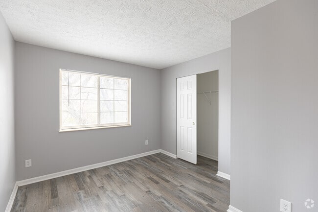 2BR, 1.5BA - 940SF