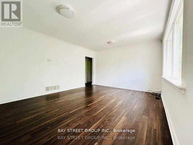 Photo - 72 Caines Ave