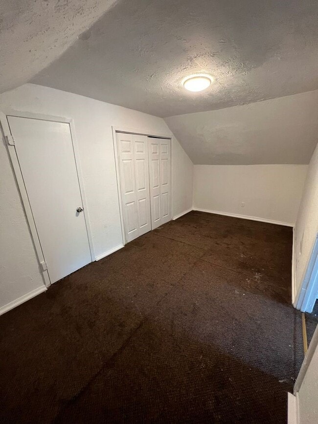 Photo - 1142 Lyle St