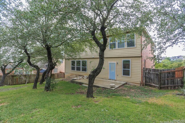 Photo - Spacious Stone Oak Beauty