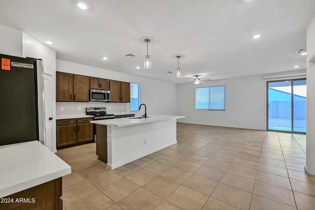 Photo - 25303 W Bowker St