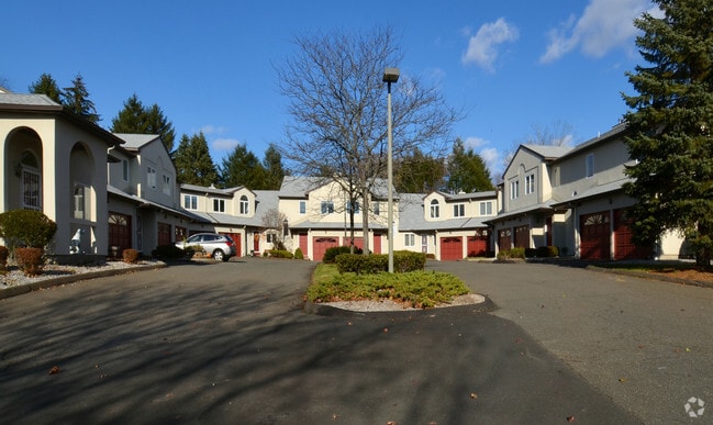 Fall Rosewood - Rosewood Apartments