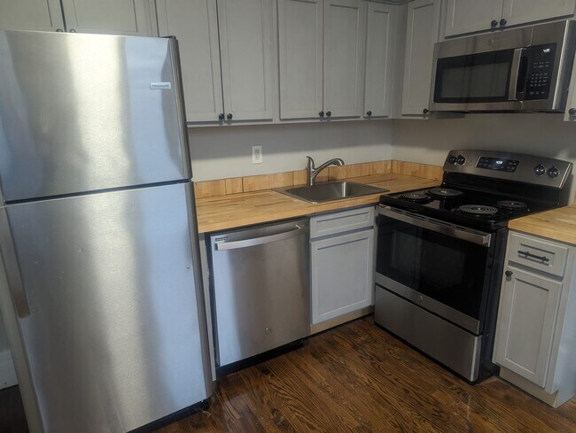 Photo - 221 Sherman Ave Apartments Unit 4