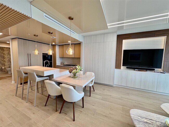 Building Photo - 900 N Ocean Blvd Unit 905 Rental