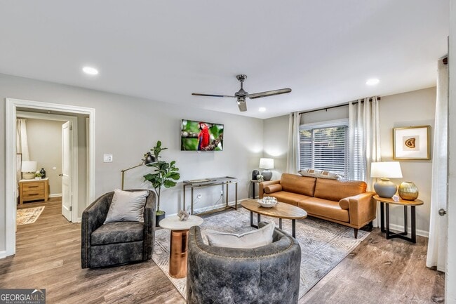 Building Photo - 811 Old Powder Springs Rd SW