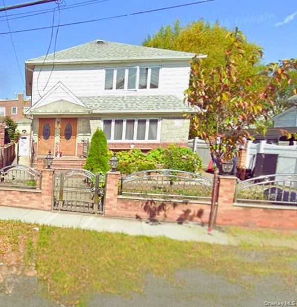 Photo - 96-09 Linden Blvd