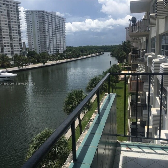 Photo - 220 Kings Point Dr Unit 501