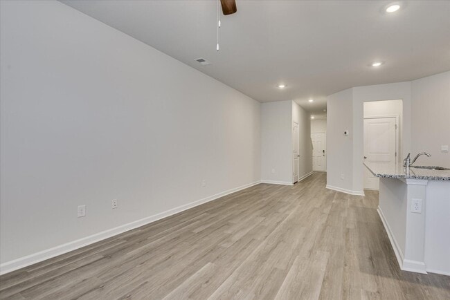 Photo - 1040 Quaint Parish Cir