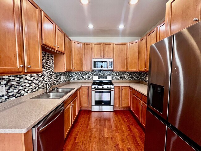 Photo - Spacious Home with Open Floor Plan and Community Parks in Golf Course Neighborhood