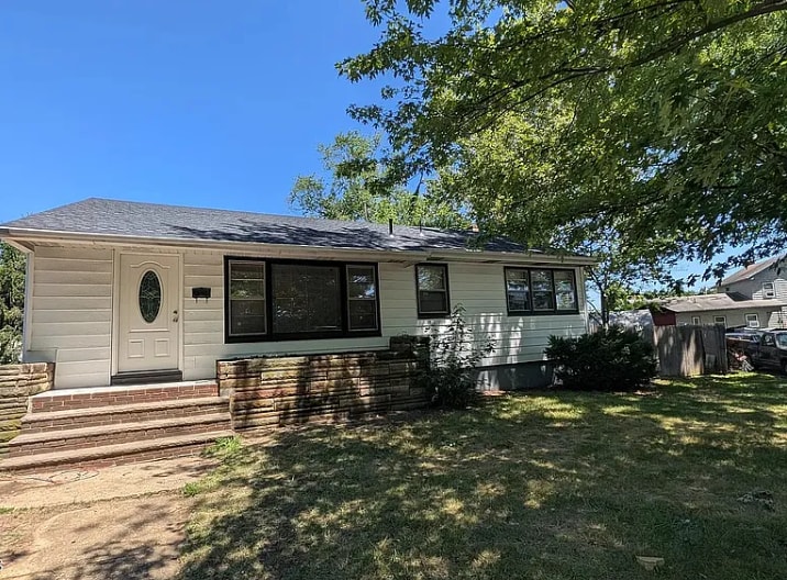Photo - 504 Shore Rd