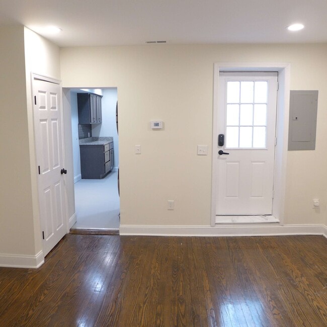 Photo - 1709 Bank St Unit 2