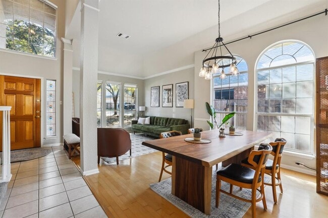Photo - 13541 Anarosa Loop