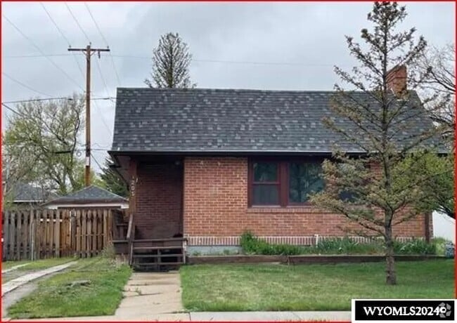 Building Photo - 205 N 7th St Rental