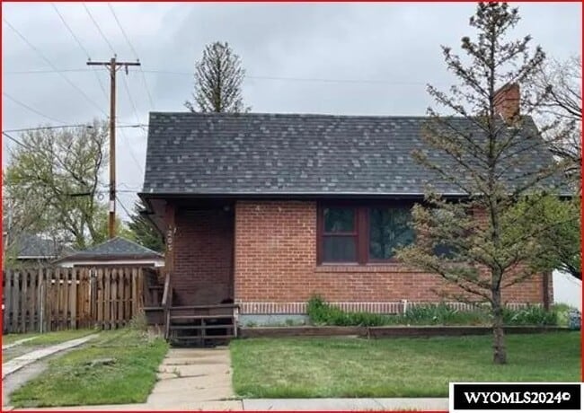 Photo - 205 N 7th St House