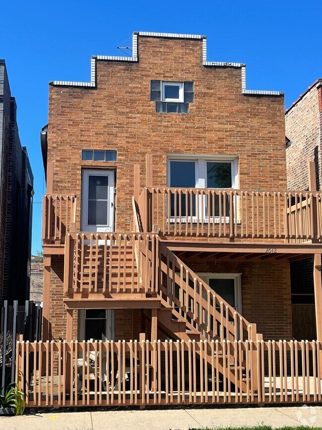 Building Photo - 2642 W Superior St Unit 1 Rental