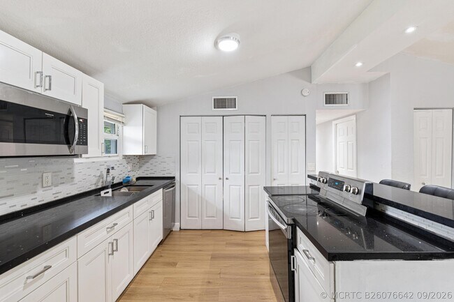 Photo - 3872 Mackinac Rd