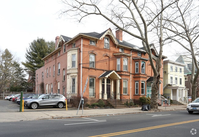 Building Photo - 57 Trumbull St