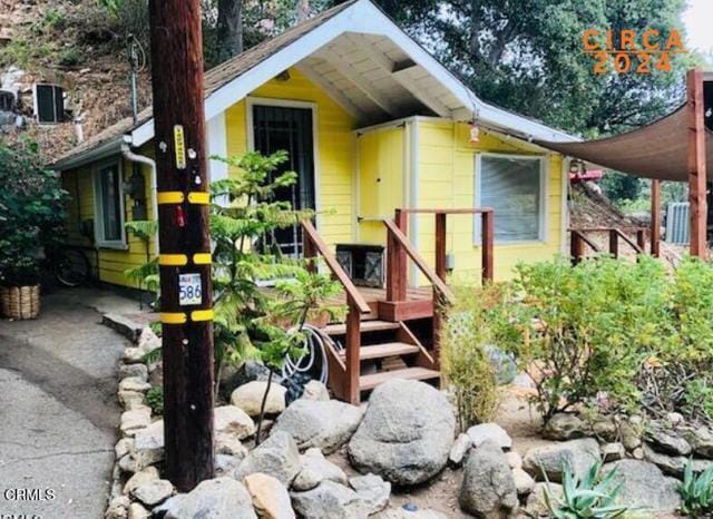 Building Photo - 586 Los Rocas Dr