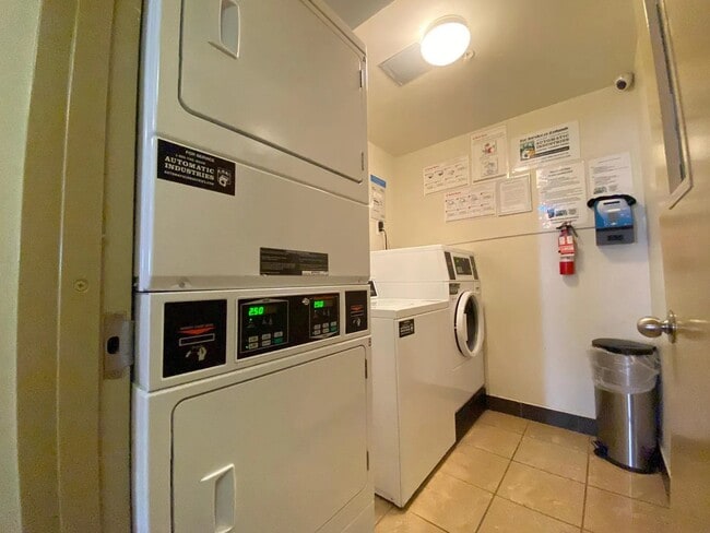 Photo - 4125 Kissena Blvd Unidad 4B