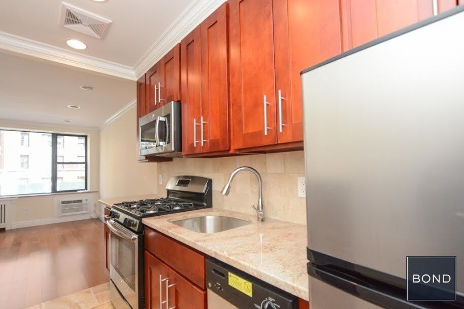 Photo - 440 East 58 Street