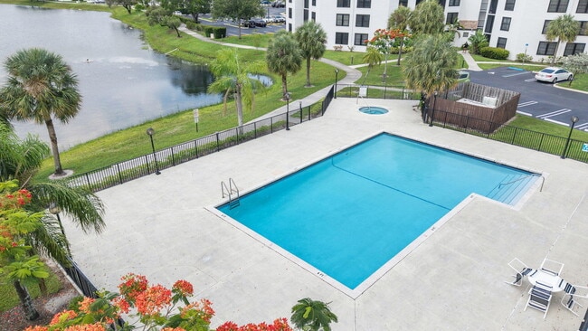 Photo - 212 Lake Pointe Dr Unidad 302