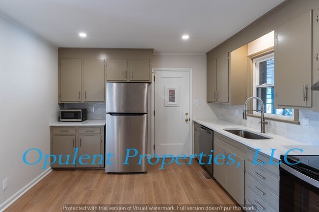 Photo - 834 Savage Rd