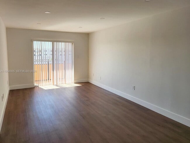 Photo - 295 NW 72nd Ave Unit 410