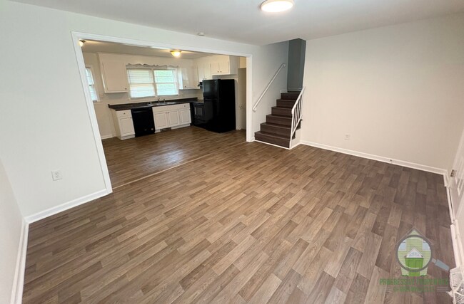 Photo - 203 Daisy Dr