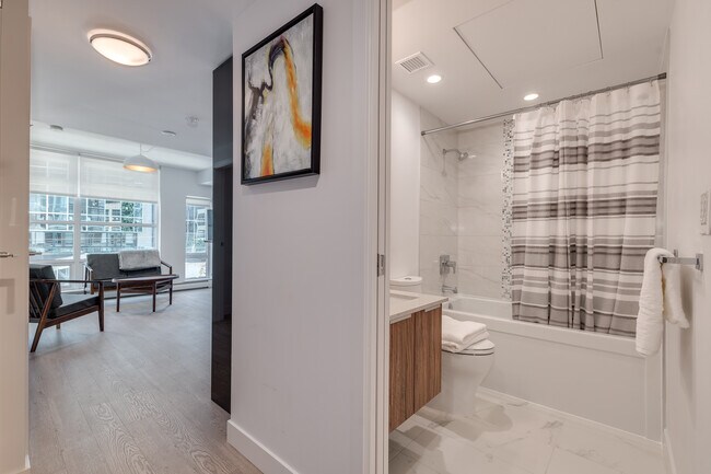 Photo - 1283 Howe St