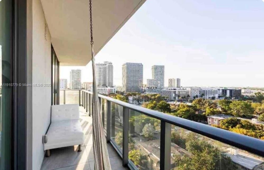 Photo - 501 NE 31st St