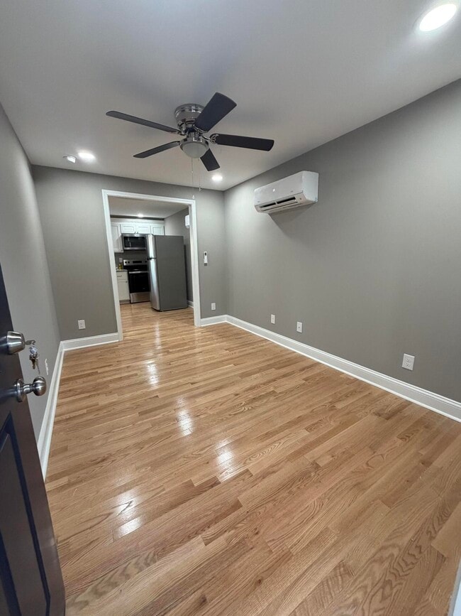 Photo - 402 Gunn St Unit 203