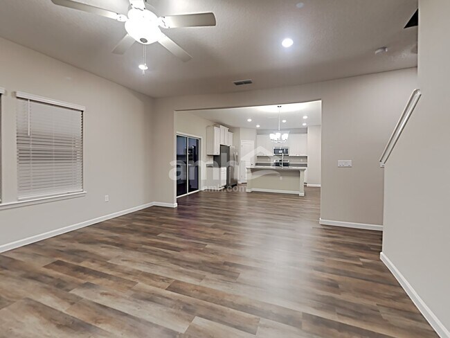 Photo - 64 Spruce Point