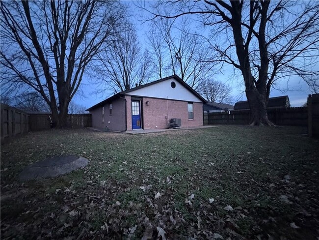 Photo - 303 Southland St