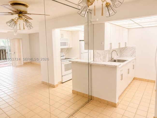 10738 N Kendall Dr Unit K13