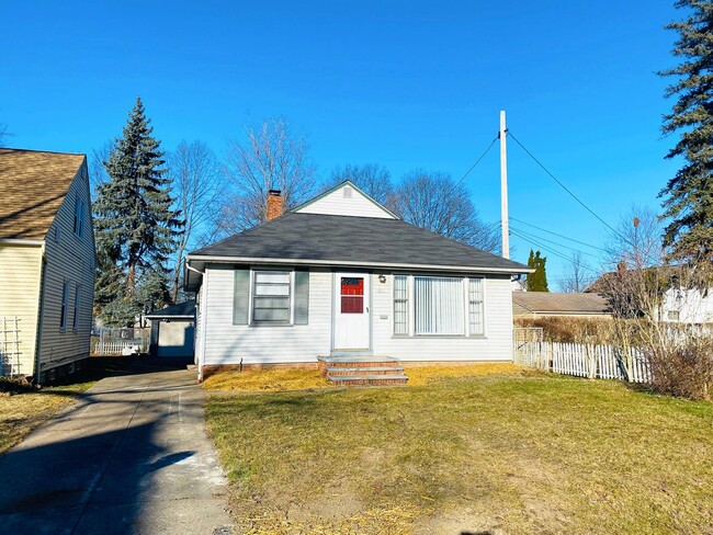 Building Photo - 5016 Tatra St