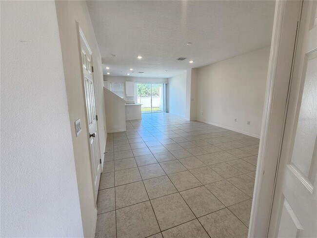 Photo - 1260 Wycliffe Wy